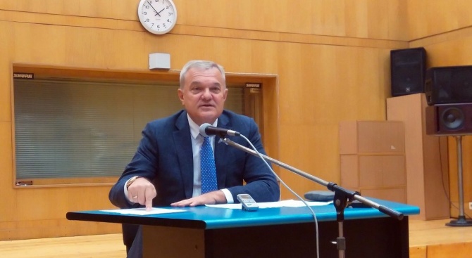Румен Петков: Каракачанов трябва да си отиде веднага