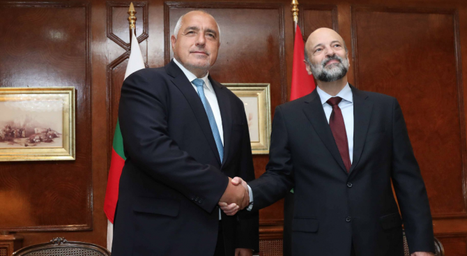 Борисов проведе среща на четири очи с премиера на Йордания