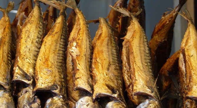 БАБХ изтегли над 250 кг пушена риба от Румъния, заразена с Листерия
