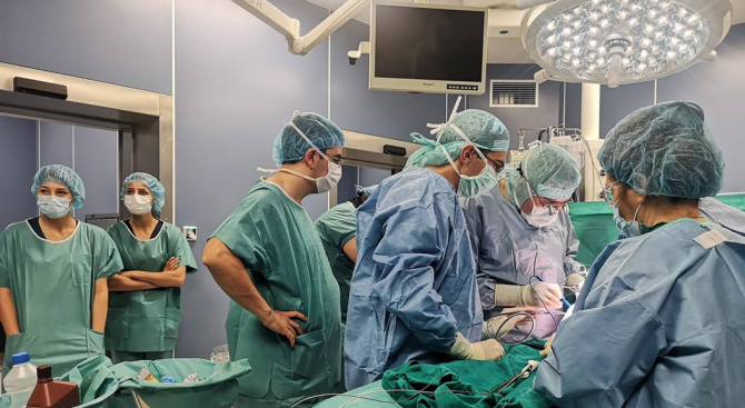 Специалисти от ВМА трансплантираха черен дроб на 46-годишен мъж