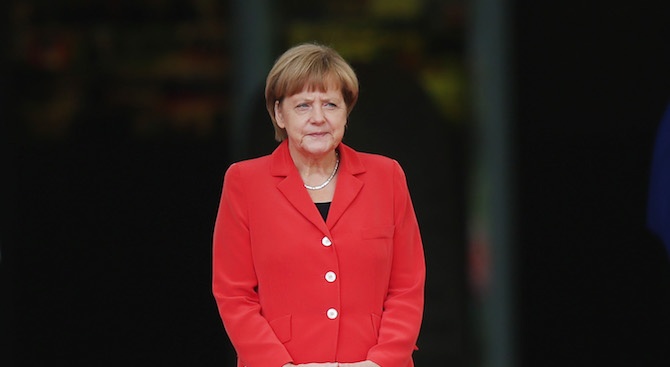 Меркел призова за мирно решение на кризата около Кашмир