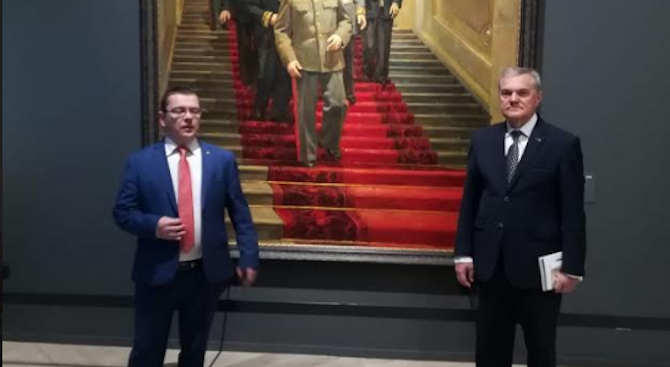 Румен Петков посети изложба в Москва, открита от Путин