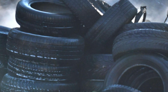 МОСВ напомни: Излезли от употреба гуми не трябва да се изхвърлят на нерегламентирани места