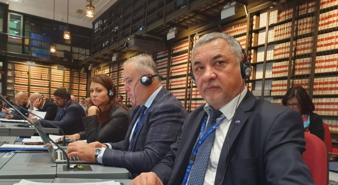 Валери Симеонов с доклад в Рим на заседание на Централноевропейската инициатива