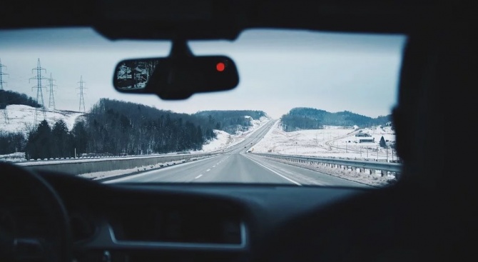 Кои са най-честите грешки при шофиране през зимата?