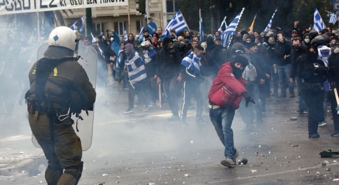 Арести по време на безредици в Атина и Солун