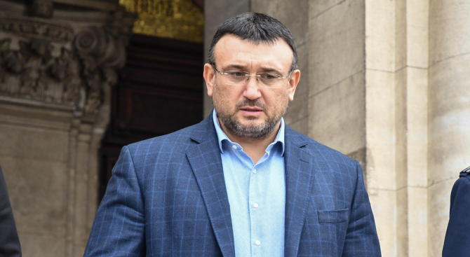 Младен Маринов замина на посещение в Азербайджан 