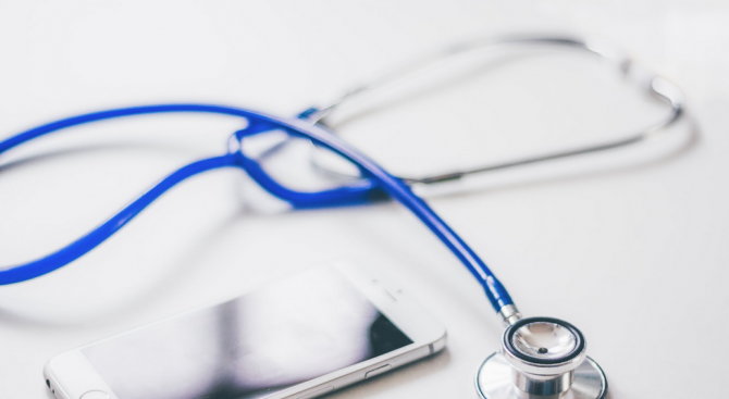 Лекар от спешна помощ в Габрово е уволнен заради починала пациентка 