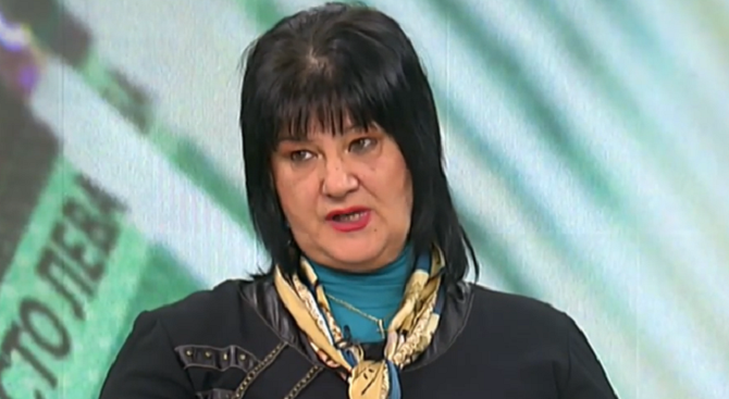 Адвокат: Банковата служителка е била част от схема