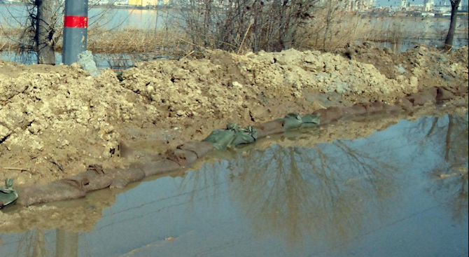 Открита беше възстановената защитна дига на река Крумовица на входа на Крумовград