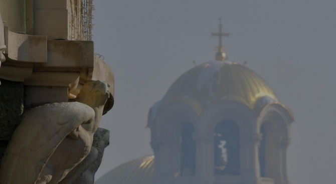 Завишени нива на фини прахови частици във въздуха над София