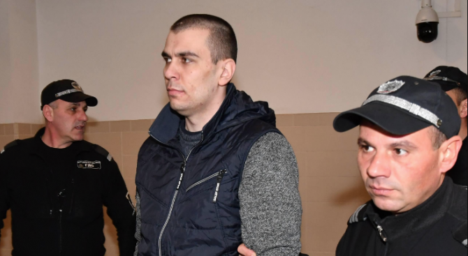 Викторио се закани на родителите на убитата Дарина в съда: Идвам