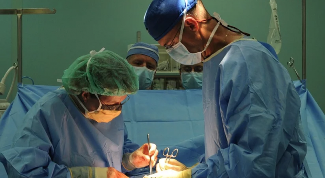 Млад мъж получи шанс за живот след бъбречна трансплантация в УМБАЛ "Александровска" 
