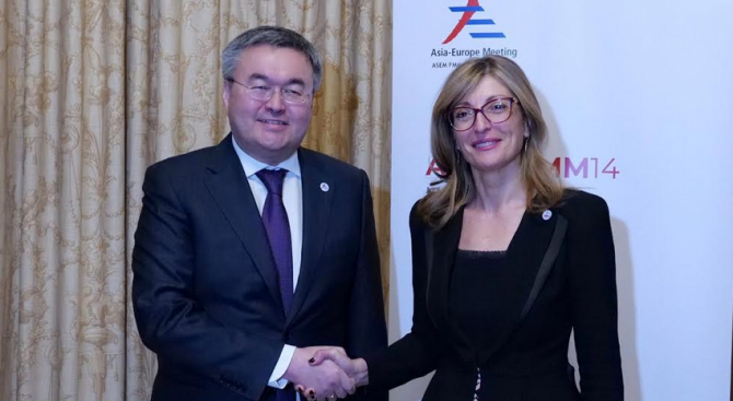 Екатерина Захариева се срещна с външния министър на Казахстан   
