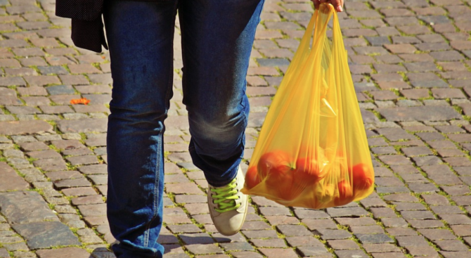 Северна Македония забранява найлоновите торбички от 2021 г.
