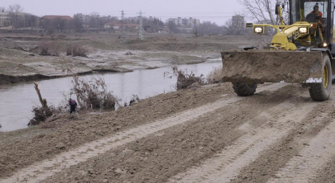 Подпорни и защитни стени са изградени край реки в област Смолян по българско-гръцки проект