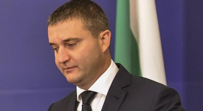 Владислав Горанов: На 1 януари 2023 година българите ще пазаруват с евро