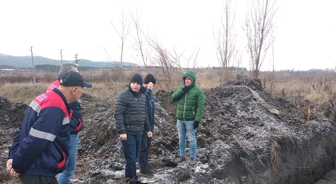 Местят водопровода, минаващ през "Стомана Индъстри"