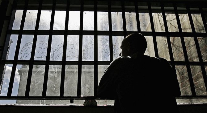 Пуснаха под домашен арест чужденеца, изнасилил българка покрай Коледа
