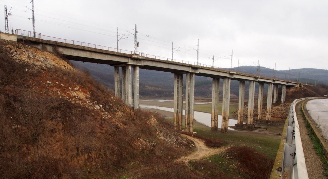 Автомобилно шествие "Къде ни е водата?" организират утре перничани