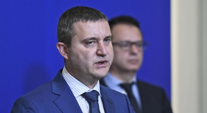 Искал ли е Горанов оставката на шефа на Агенция „Митници“? 