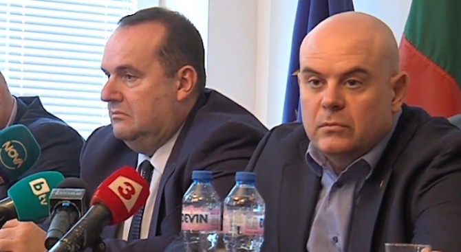 Гешев коментира арестите заради водната криза в Перник