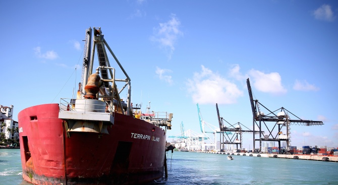  Панамският канал налага още такси на преминаващите кораби