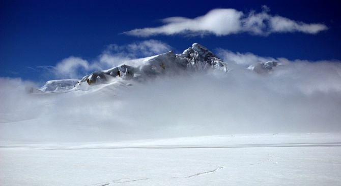 Ледникът Перуника се плъзна с 5 метра