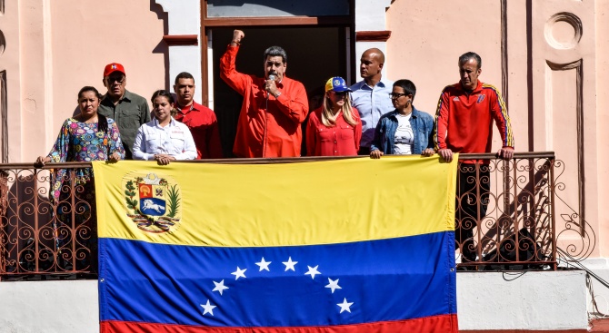 Мадуро отпразнува "провала на пучистката авантюра" на Гуайдо