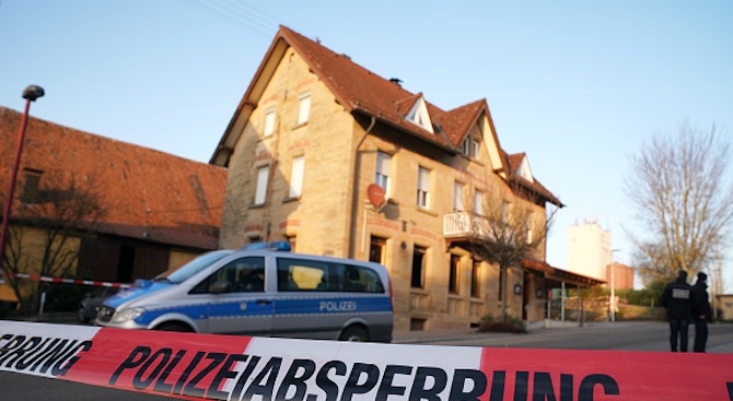 Шестимата убити при стрелбата в Германия са били членове на едно семейство