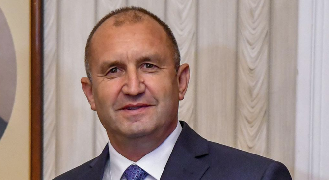 Румен Радев ще гостува утре на Техническия университет-Габрово