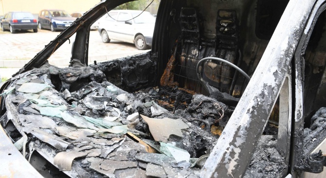 20 стари коли изгоряха в Бургас