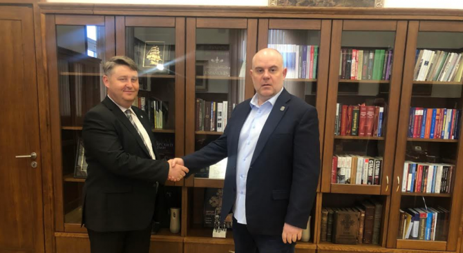 Иван Гешев подписа Споразумения за сътрудничество с АПБ и КСБ
