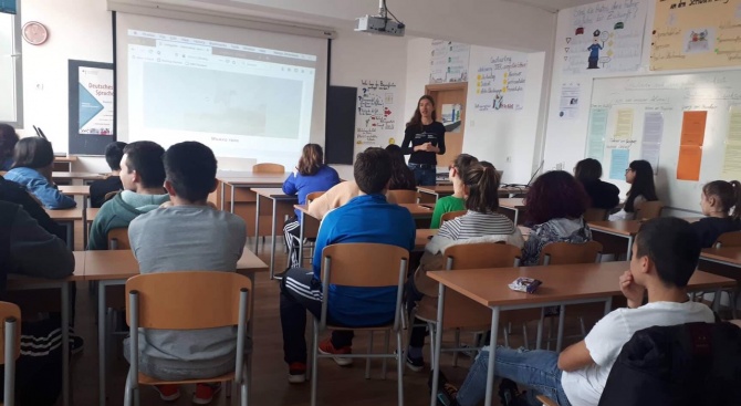 Започва образователна кампания за сексуално здраве за ученици над 14 години в Ловеч
