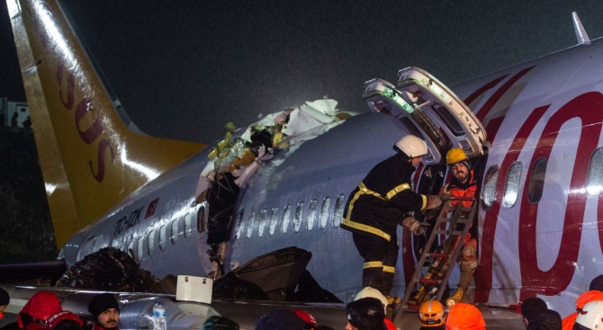 Няма пострадали български граждани при самолетната катастрофа в Истанбул 