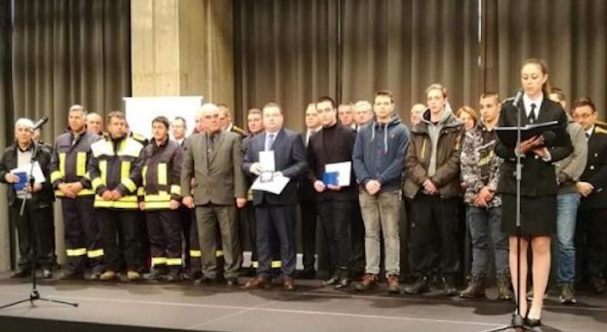 Кметът на Свищов получи приза "Личност на 2019" на церемонията "Пожарникар на годината"