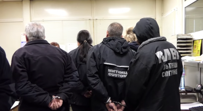 Искат постоянен арест за седем от обвинените в корупция от ГКПП "Калотина"