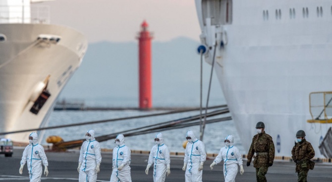 Нови 39 заразени с коронавируса на борда на круизния кораб край Япония