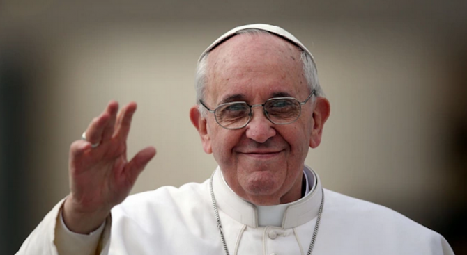 Папа Франциск се моли за оздравяването на заразените с коронавируса китайци
