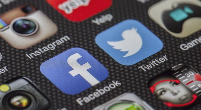 Руски съд наложи глоби на Twitter и Facebook за нарушаване на закона за личните данни