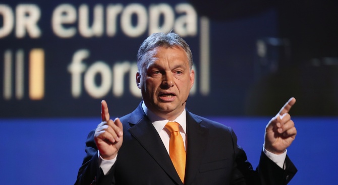 Орбан готви национално допитване за изплащането на обезщетения на роми и затворници