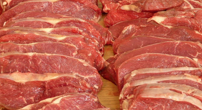 Иззеха свинско месо от пазар в Стамболийски 