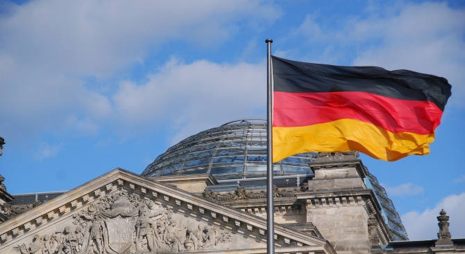 Германското правителство осъди готвените от десни екстремисти планове за атентати срещу джамии
