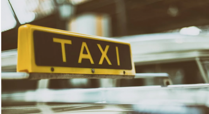 Пребиха и обраха таксиметров шофьор в Петрич