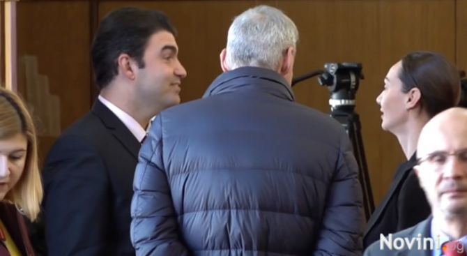 Адвокатите на задържания под стража Пламен Георгиев от ДКХ се оказаха изключително близки на Васил Божков