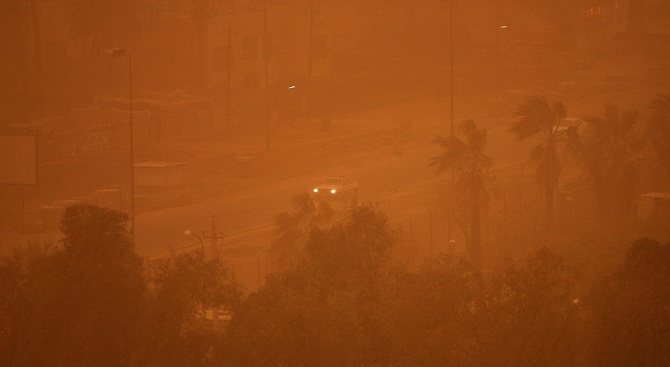 Пясъчна буря затвори летищата на Канарските острови 