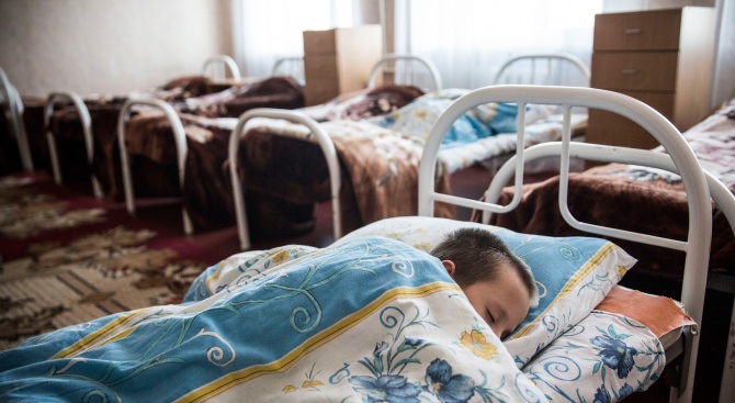 Шуменско училище обяви неучебни дни заради заболели деца