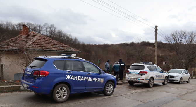 Специализирана полицейска операция в село Черно поле