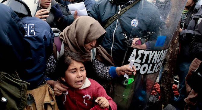 Гърция временно спира да приема молби за убежище от нелегалните мигранти