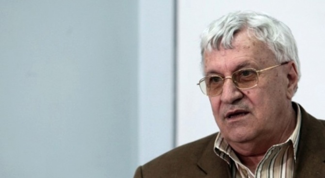 Проф. Андрей Пантев пред novini.bg: Ако обичате България, работете, правете тихо нещо повече за нея